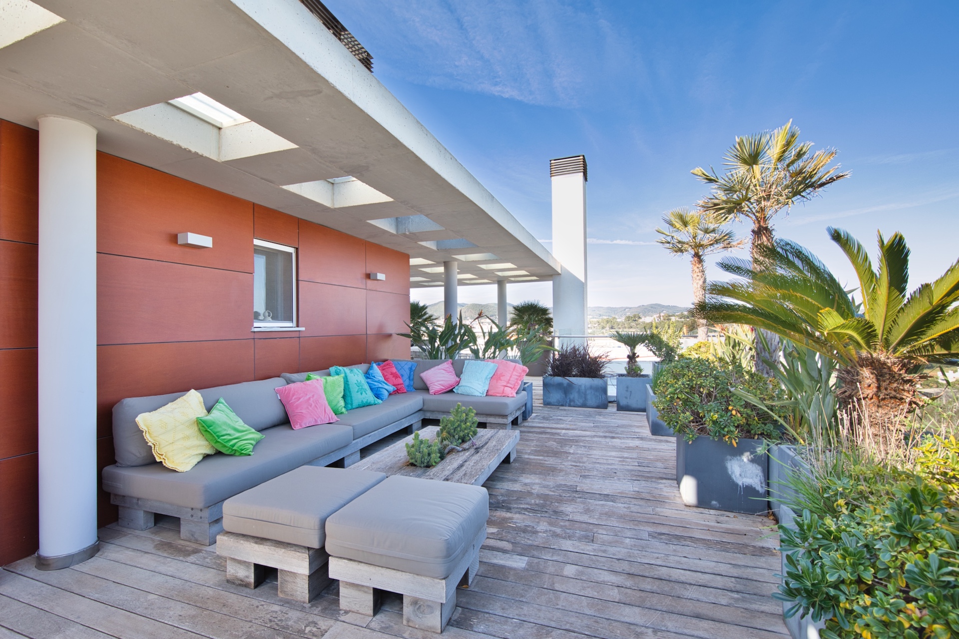 Resa Estates Ibiza te koop penthouse Marina botafoch for sale Ibiza terrace lounge 5.jpeg